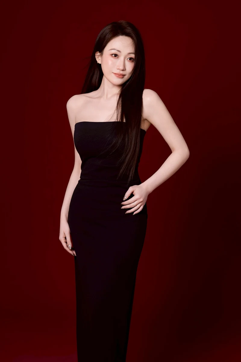 創辦人 Lucy 正式肖像